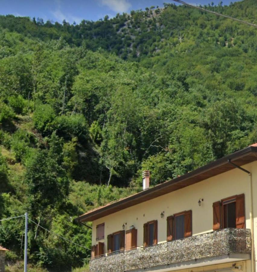 Вилла La Calcara Di Nonno Raffaele Аджерола Экстерьер фото
